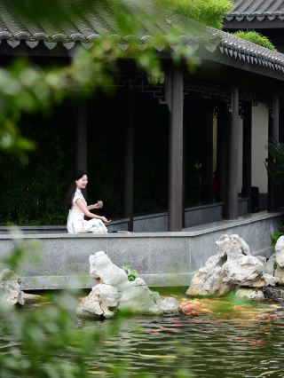 Immerse yourself in the elegant charm of Jiangnan | Pavilions, waterside terraces, and a night of peaceful sleep