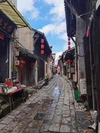 安徽宣城水東老街，人少寶藏原生，適合漫步 水東老街位於安徽省宣城市宣州區水東鎮，是一座擁有千年歷史的