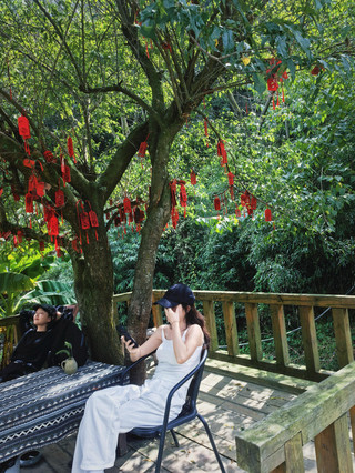Menemukan Hidden Gem Rumah Kuno di Pelosok Zunyi! Serasa Tinggal di Dalam Lukisan Alam.
