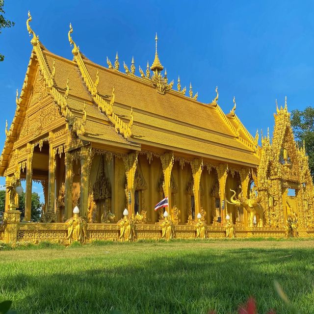 วัดปากน้ำโจ้โล้ ทองอร่ามตา
