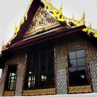 All that GLITTERS is the GRAND PALACE!