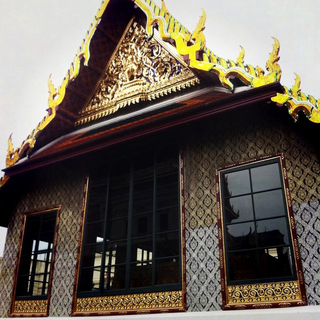 All that GLITTERS is the GRAND PALACE!