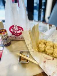 【神戸 南京町】 食べたい、でも並びたくない。そんなあなたへ「曹家包子館 」の豚饅頭‥実は。