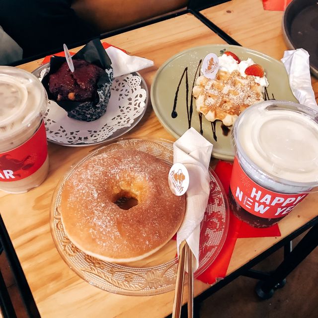 butter-beer in a harry potter themed cafe