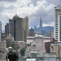 🌆🏨🌸 台北時代寓所🙂舒適溫馨，101大樓盡收眼底！🌆🏨🌸