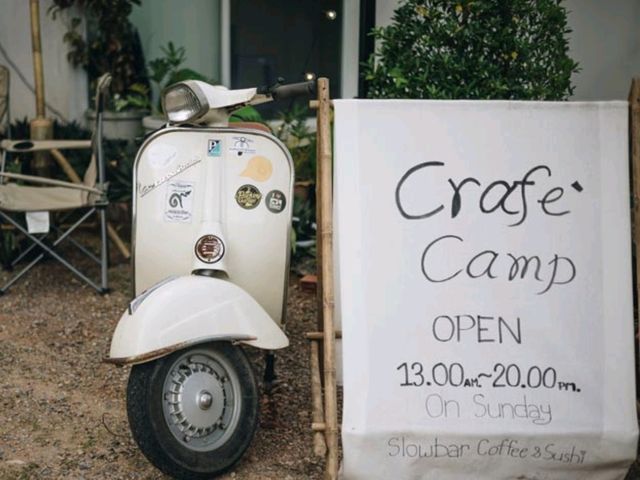 Crafe’ Camp: A Cozy Cafe