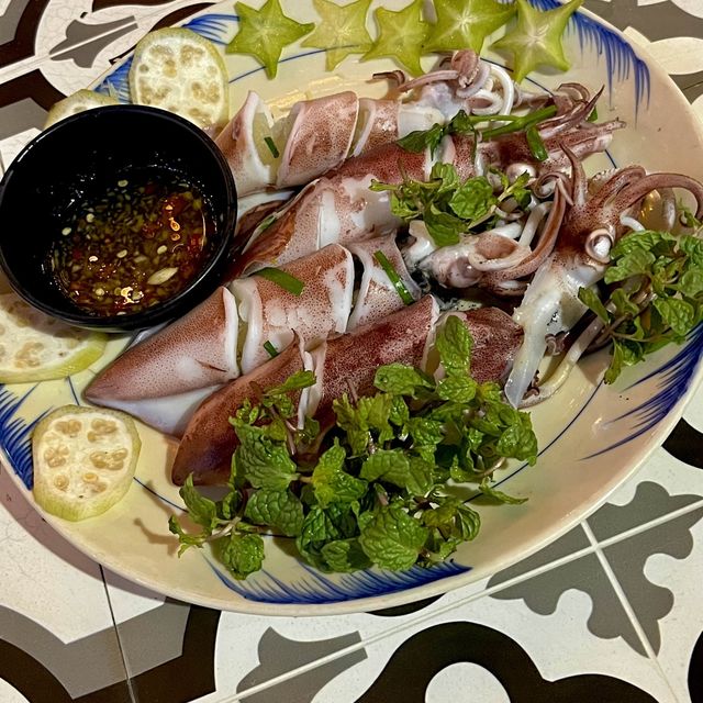 다양한 해산물을 맛볼 수 있는 다낭 미케비치 맛집