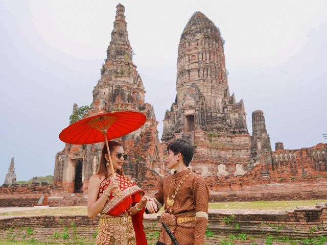 ใส่ชุดไทยย้อนยุคถ่ายรูปสักครั้งที่  วัดไชยวัฒนาราม