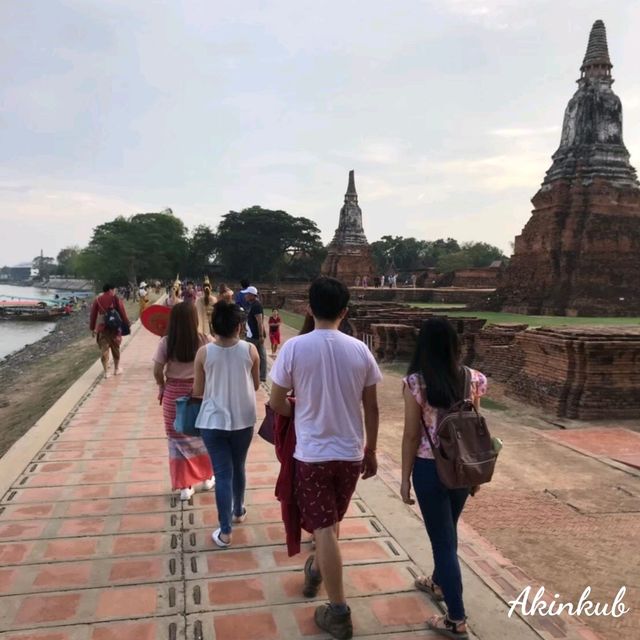 เดินชมความงามวัดไชยวัฒนาราม