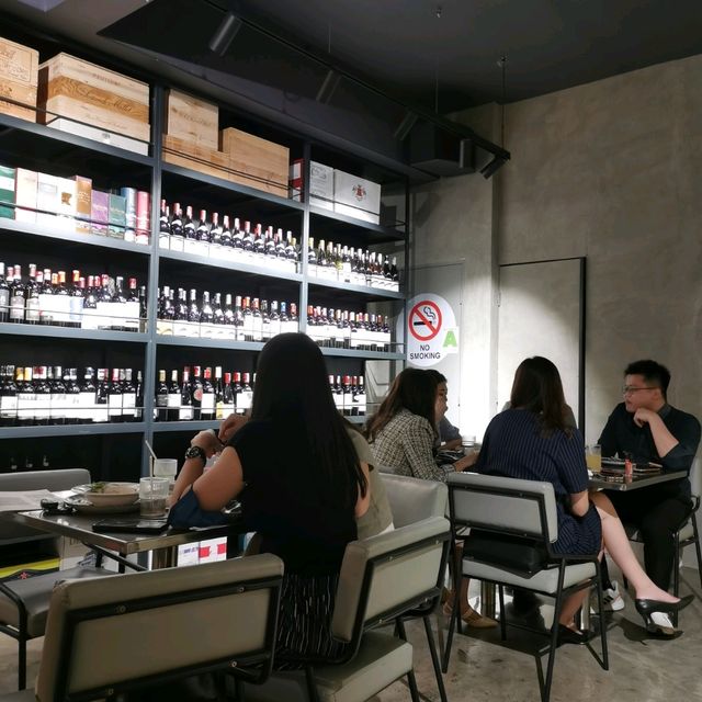 GREY bar, coffee, cocktail & western food