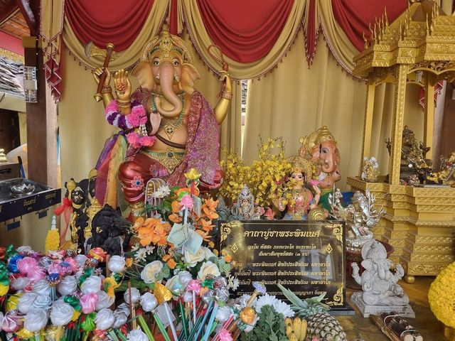 วัดพระธาตุดอยคำ