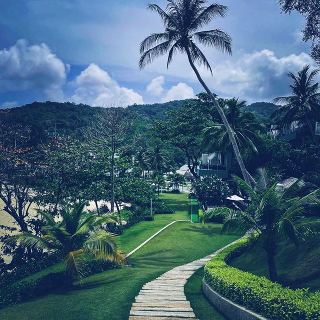 ultra luxury hideaway in the shore Katathani 