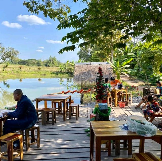 คาเฟ่หลังบ้าน สาขานากลาง คาเฟ่เล็กๆเป็นกันเอง