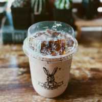 The Rabbit คาเฟ่น่านั่ง ตลาดน้ำบางน้ำผึ้ง 