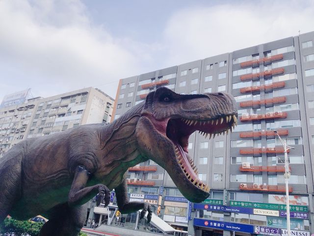 台北｜🦖🦕暑假親子拍照📷打卡好去處📍 Far Eastern SOGO Taipei Zhongxiao Store 遠東SOGO 台北忠孝館