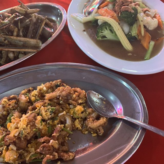 Seafood Galore in Kuching! 🦪🍤🦐🦑🐟🦀