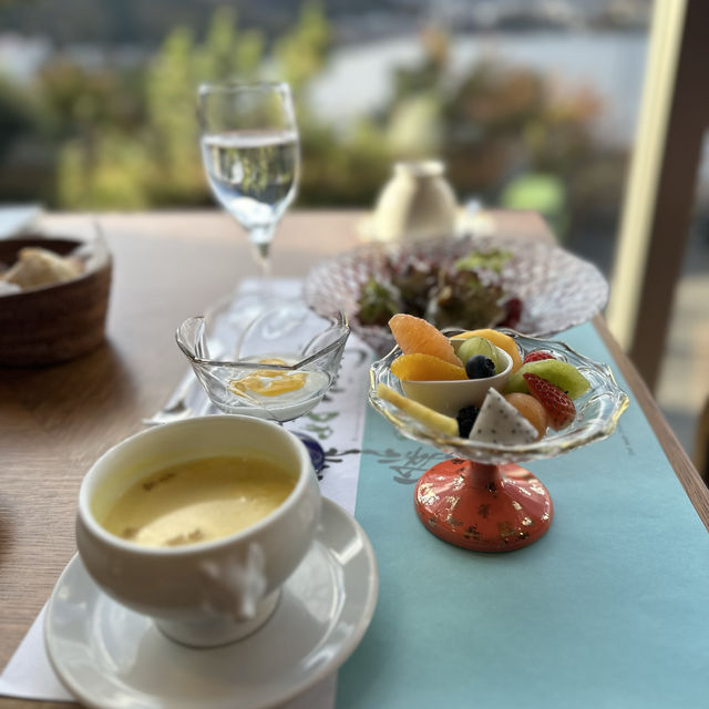 坐擁河口湖湖光山色 - 湖之飯店