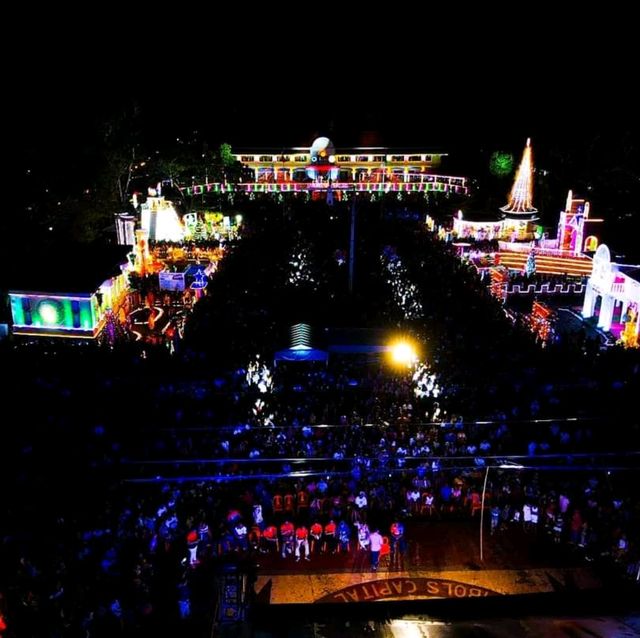Christmas symbols Capital of Philippines 