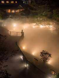 【日本でオーロラが見れる！？✨】椿山荘ではオーロラと雲海が同時に見れる！😳