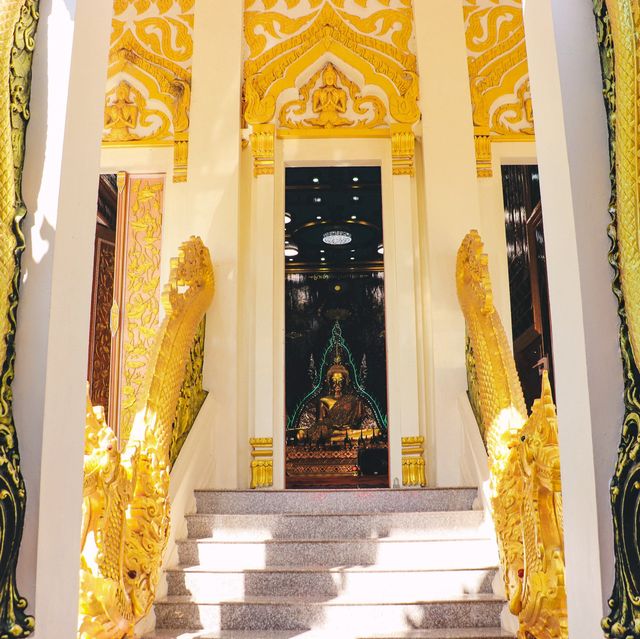 พระเจ้าใหญ่ลือชัย วัดอำนาจ  จ.อำนาจเจริญ