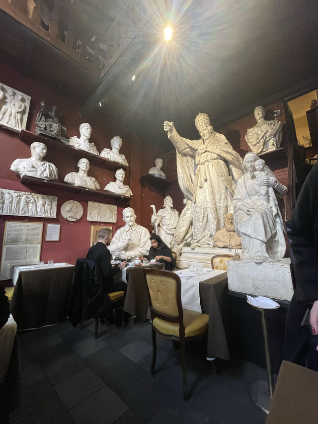 Spectacular Interior Restaurant in Rome
