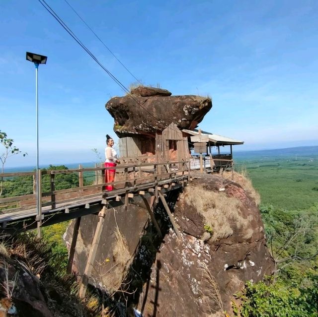 วัดภูทอก