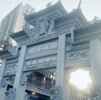 這兩個重慶地標也很好走，有吃有喝