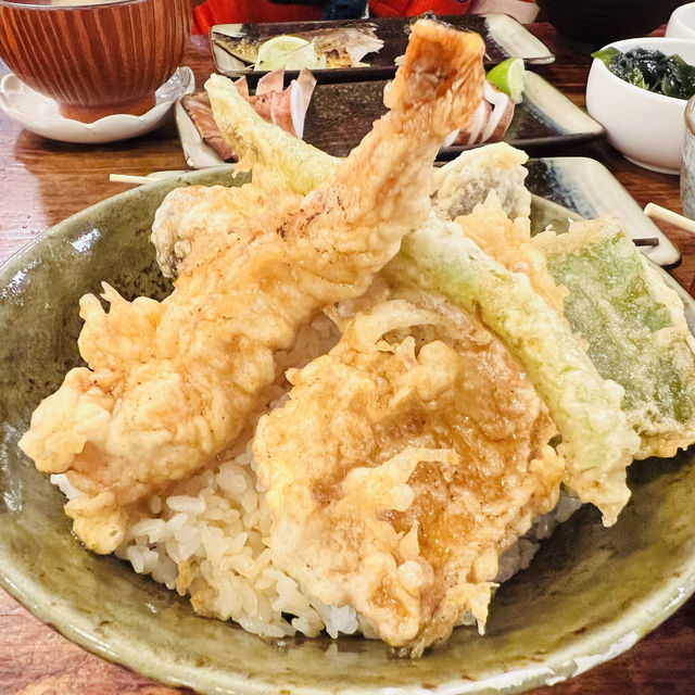 「天津街巷弄內的日式鰻魚飯店，人均價格200-400元」