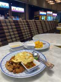 Lunch at Central Floresta Phuket Food Hall 🇹🇭