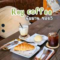 RAY Coffee Bar & Hostel