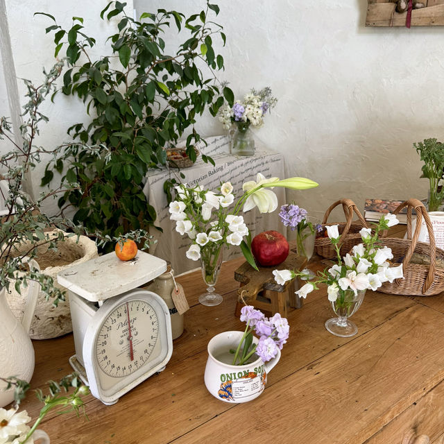 水槽?浴槽？可愛すぎるフラワーカフェ💐