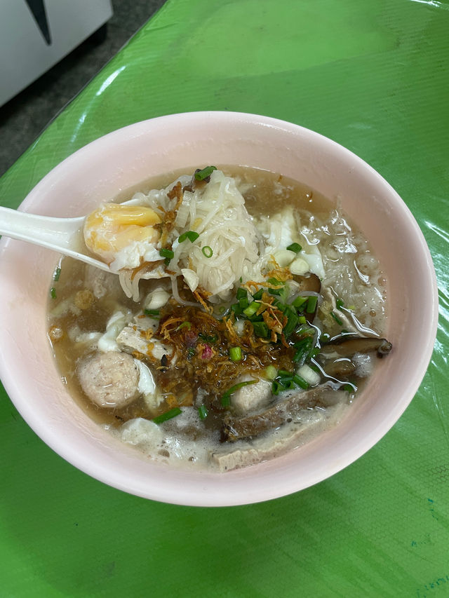 방콕 카오산로드 백종원 추천 맛집 ‘쿤댕 꾸어이짭 유안’🍜