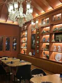 ห้องอาหารไทยต้นตำรับชาววังเก่า ในโรงแรมหรูเขาเต่า