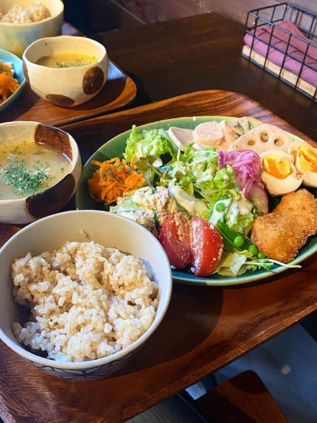 【福岡カフェ】数多くのお惣菜を楽しめるランチで体も心も喜ぶ