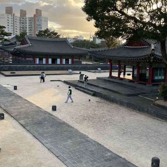 Gwandeokjeong Palace