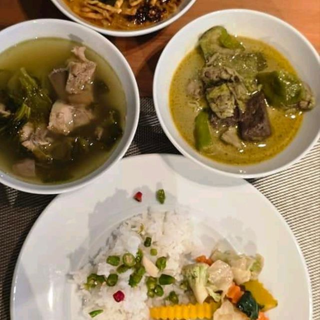 🥢🍽 บุฟเฟ่ต์ข้าวแกงโรงแรมหรู 99 บาท‼️