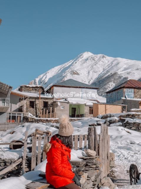 U oziga yordam berdi. U oziga yordam berdi.