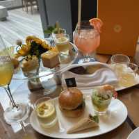 夏をイメージしたアフタヌーンティー🌻🫖