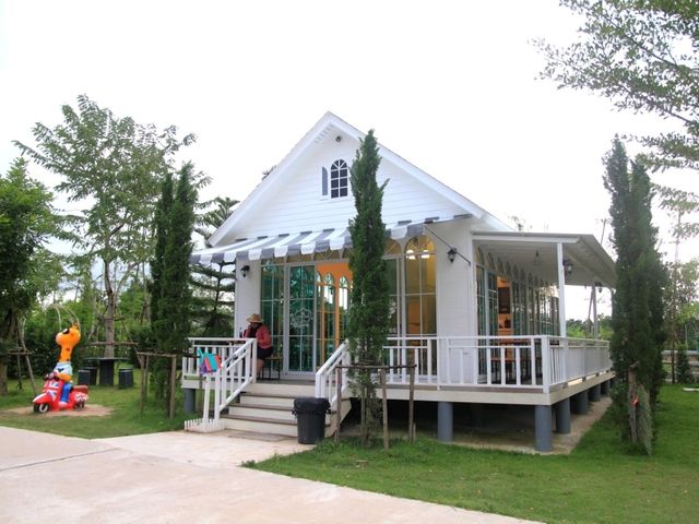 เที่ยวชมสัตว์ที่ (Viva Foresta Farm)