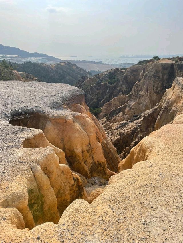  【打卡位】屯門輕鬆行山遊：走進迷你大峽谷菠蘿山