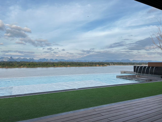 Infinity edge pool Chewakhong