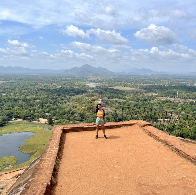 🦁 Conquer the Majestic Sigiriya Lion Rock 🏞️