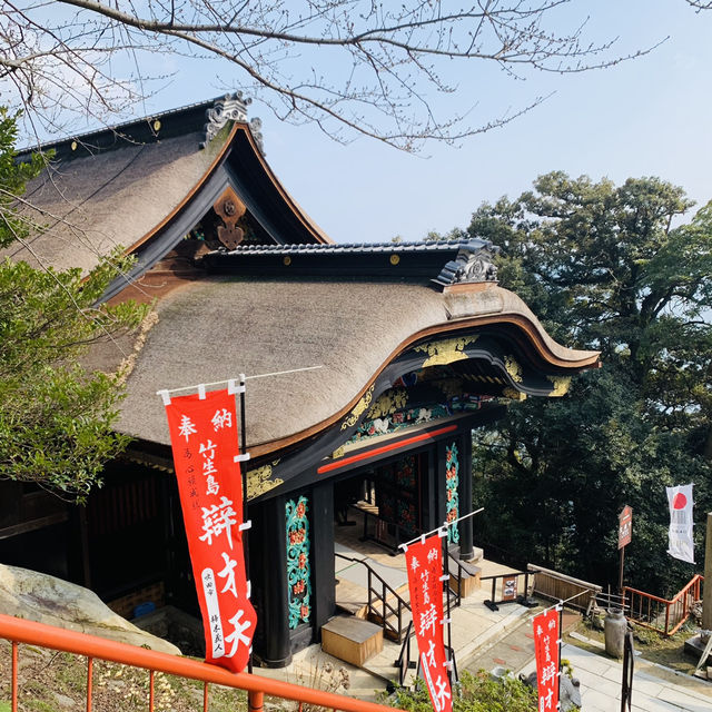 琵琶湖　竹生島