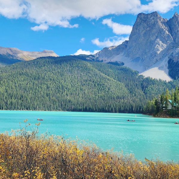 Emerald Bliss: Canada’s Hidden Gem 🇨🇦
