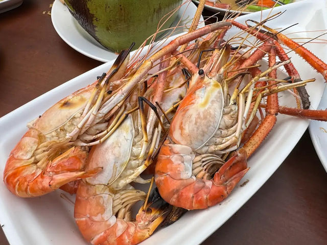 ”บ้านชิดลมบางปู“ ร้านอาหารติดทะเลย่านบางปู