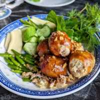 Eat like a local @ Rongros, an authentic Thai eatery by the riverbank of Chao Pharaya River