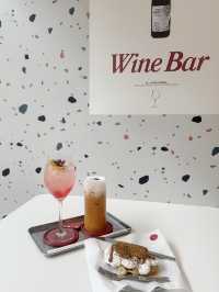 Jolie Café & Bar ย่านลาดพร้าว