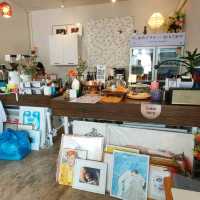 คาเฟ่และอาร์ตแกลอรี่ลับๆย่านลาดพร้าว 71