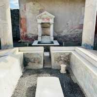 Pompeii resurgence as a bustling city once again