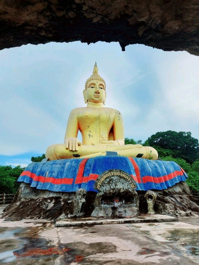 สักการะ พระพุทธศากยชินมหาราช วัดถ้ำเขาเต่า